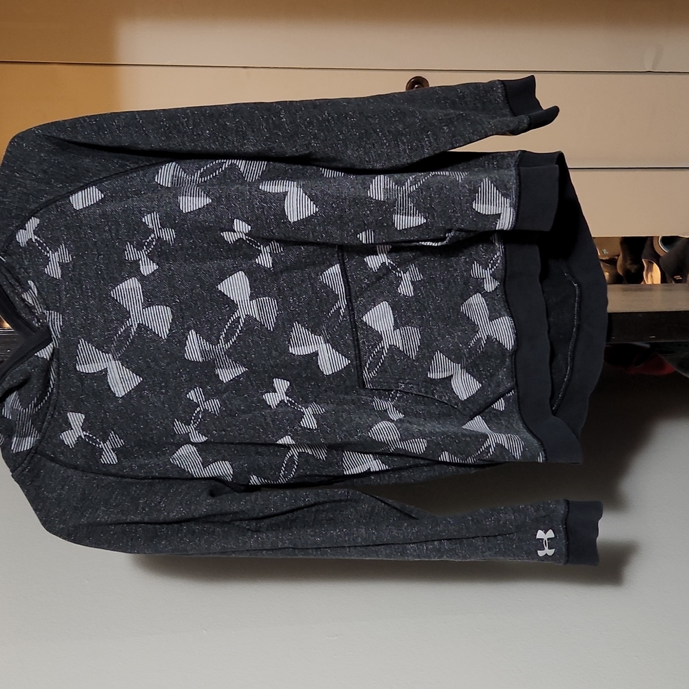 Youth XL black and grey Underarmour Hoodie. Bundle and make an offer.